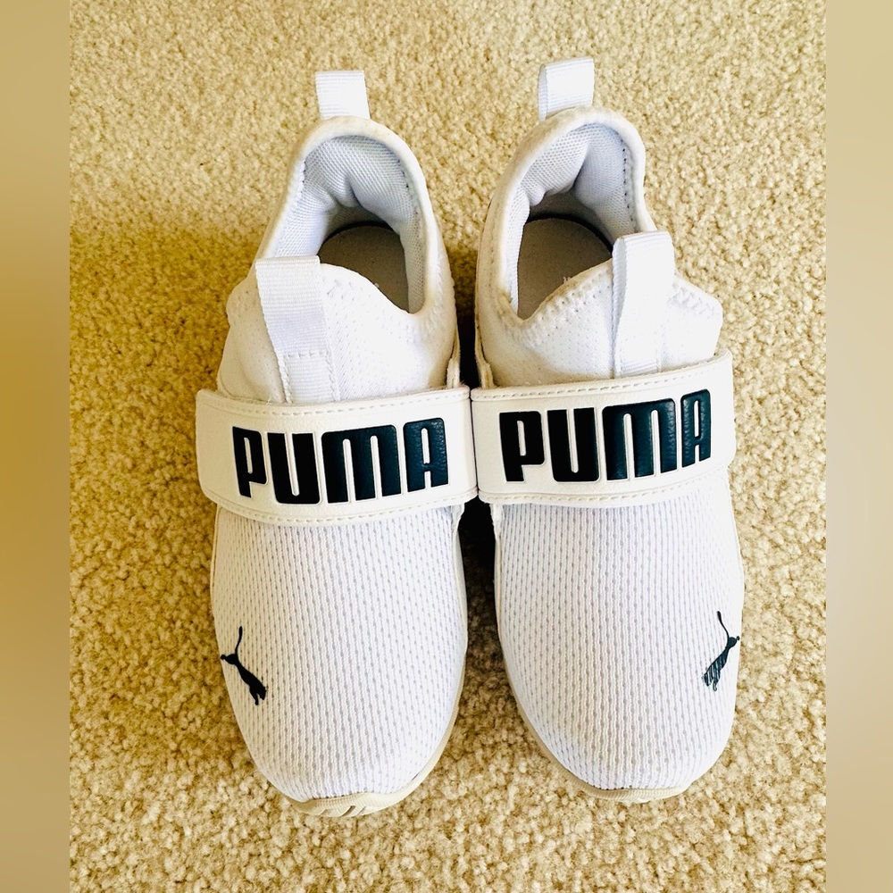 Puma white soft foam boys sneakers - never worn!